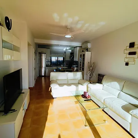 Luxury House With Sea View, Hottub & Pool Сан-Бартоломе