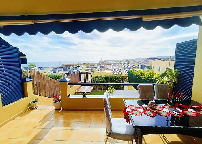 Luxury House With Sea View, Hottub & Pool